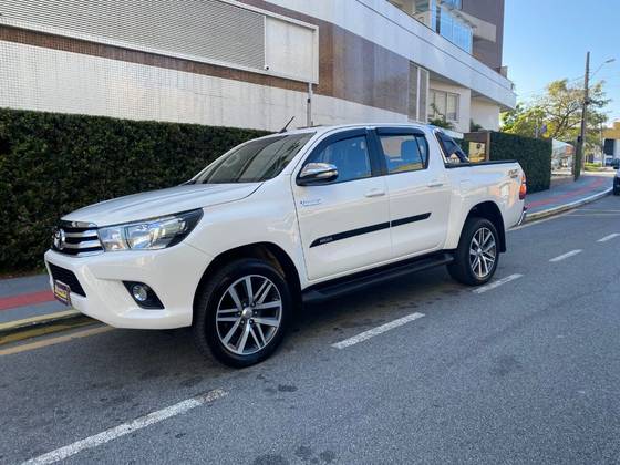 TOYOTA HILUX 2.8 SRV 4X4 CD 16V DIESEL 4P AUTOMÁTICO TOYOTA HILUX 2.8 SRV 4X4 CD 16V DIESEL 4P AUTOMÁTICO
